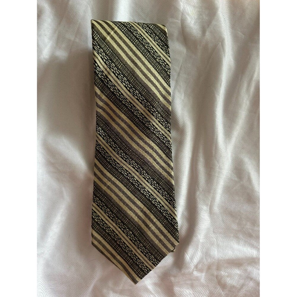 New Roundtree & Yorke 100% Silk Tie Beige Brown Striped Classic Hand Sewn USA